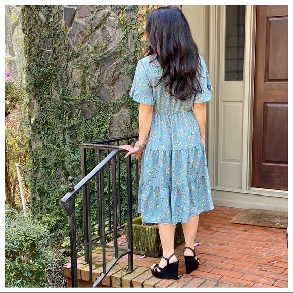 ✨LAST ONE✨perfect pretty floral tiered style dress - Picture 3 of 6